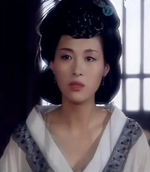 回顾这七位痣美人李建群柔情似水沈傲君楚楚动人