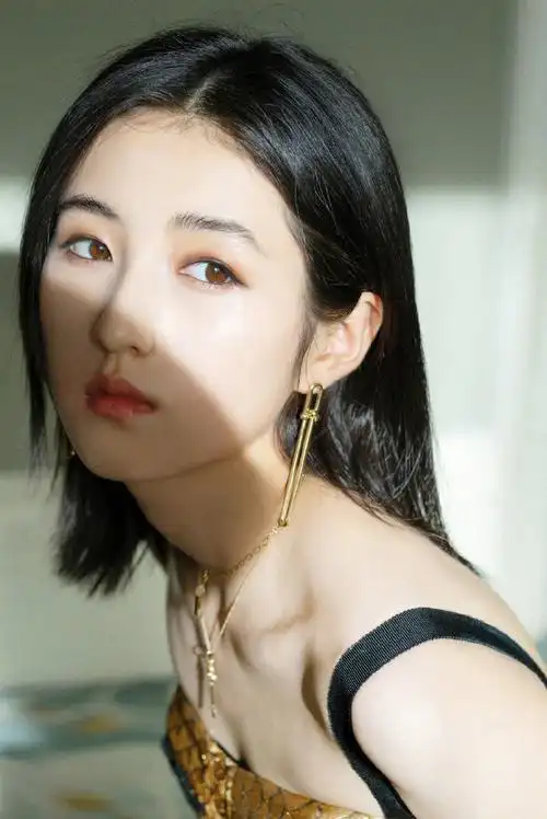 张子枫精致少女感优雅写真图片79