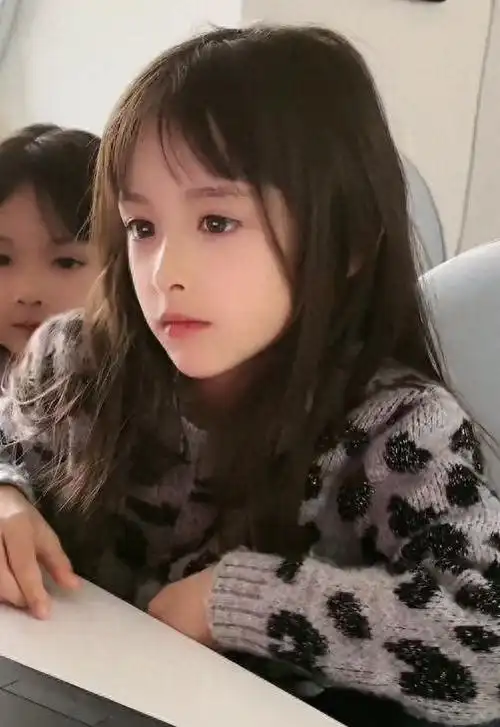 回顾湖北苏华被外国美女倒追生2个混血宝宝大女儿超像杨幂