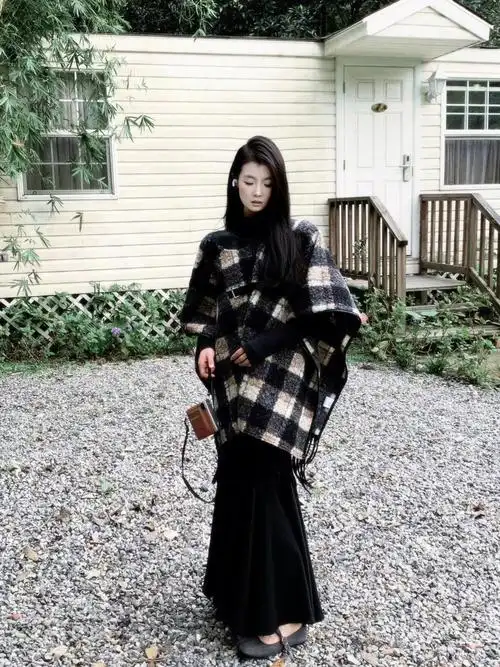 套装女美拉德复古毛毛圈高级感格纹斗篷披肩外套女鱼尾长裙内搭 - 17