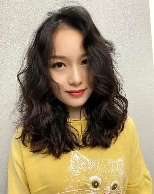 免打理烫发自然吹干即可