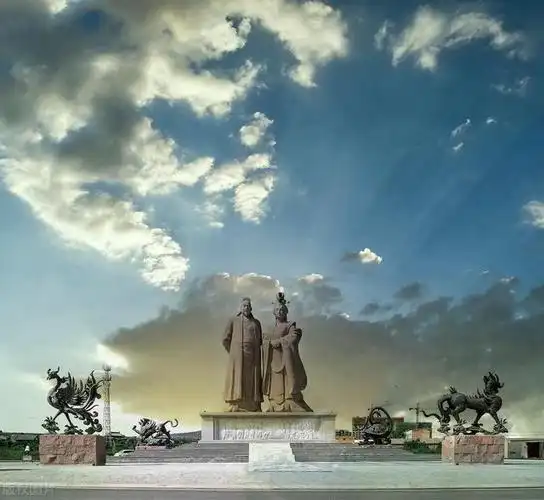 武则天其实是被黑的最惨的一个女人,她其实就是李治皇帝的老婆