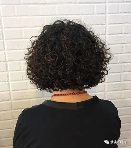 今年流行烫小卷