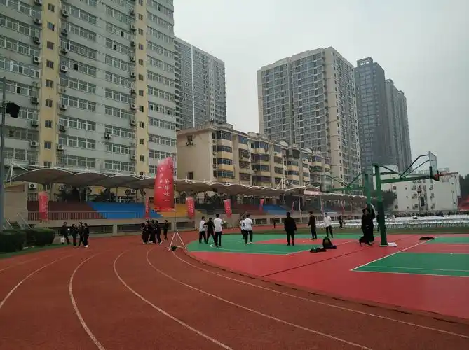 母校一一西安铁一中九十年生日庆典