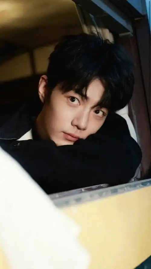 肖战米兰时装周##肖战gucci全球品牌代言人##古驰2024秋冬女装秀#跟