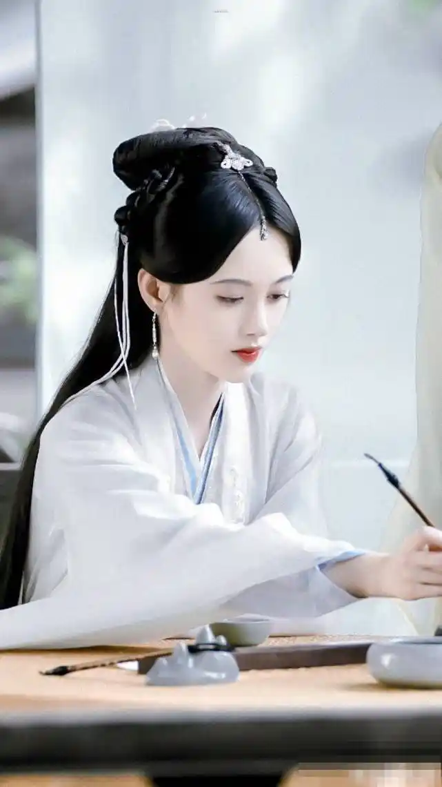 鞠婧祎版小龙女才是绝美只需要往那里一站就仙气飘飘惊艳众人