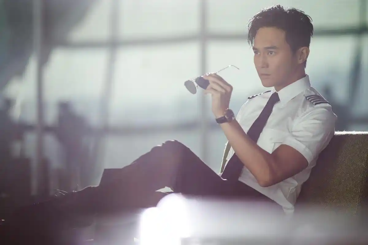 男神帅了20年京城81号2张智霖太有型