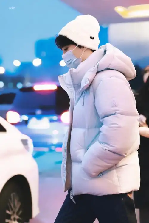 王俊凯超话#王俊凯百花迎春#冬天的一颗蓝色小面包@tfboys-王俊凯