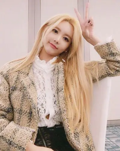 tara李居丽qrileejihyun