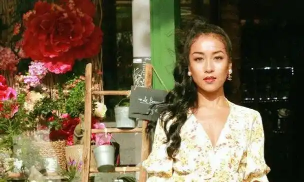 吉克隽逸出道以来走的一直都是比较大气的欧美路线,且她的穿衣风格