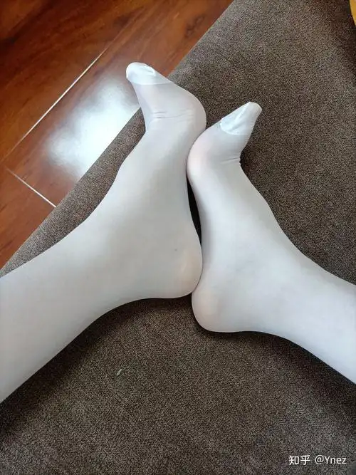 女生光脚穿帆布鞋是怎样一种体验