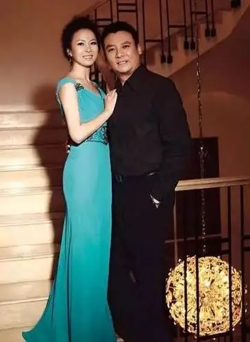 54岁赵越因戏生情嫁给演员佟凡结婚22年选择丁克没有孩子