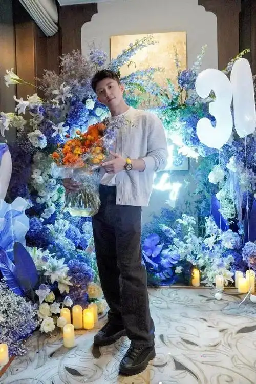 生日快乐@johnny黄景瑜评论 转发留下你对他的生日祝福,12月7日随机