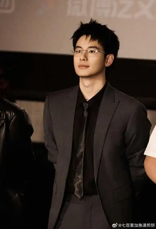 张子枫胡先煦演夫妻##胡先煦新片演小丈夫