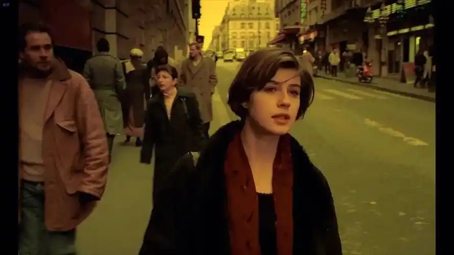 电影里的氛围感短发慵懒优雅摩登干练