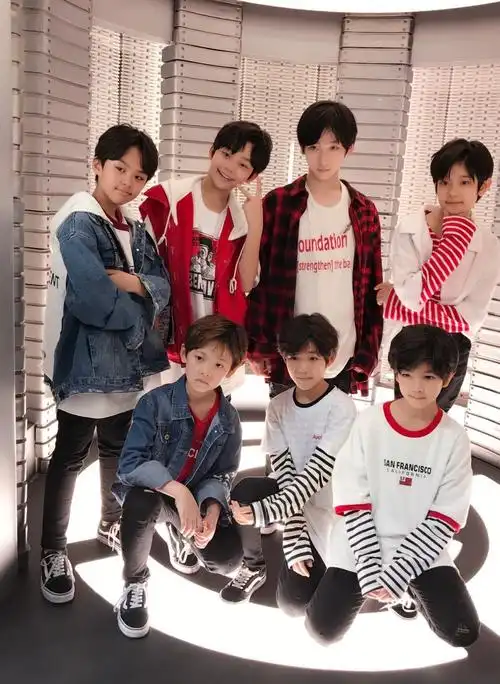 yhboys组合用童真唤回记忆 引领热议不停歇《变形金刚