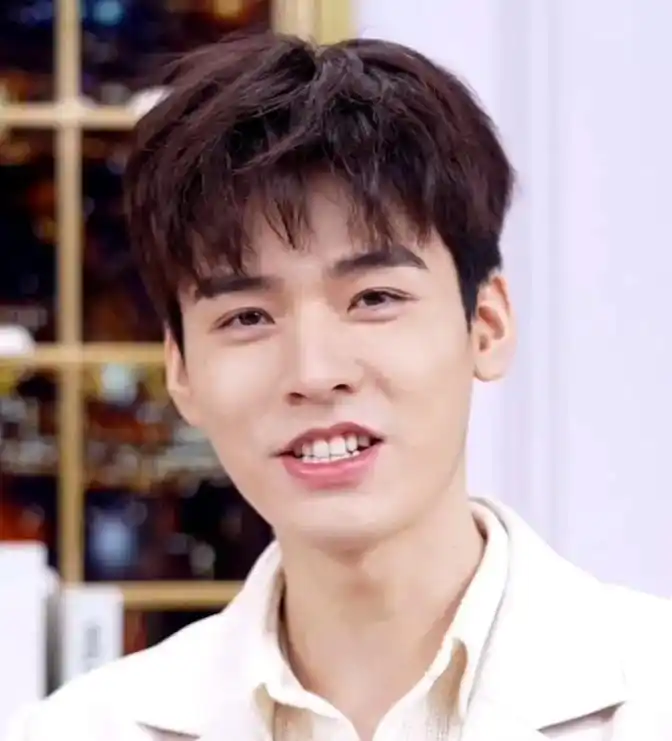 龚俊 #欧莱雅 #憨憨日常 一场直播下来能有多少小表情,嘿 - 抖音