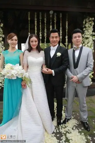 2014唐嫣出席杨幂婚礼担任伴娘_高清图片大全-爱豆app