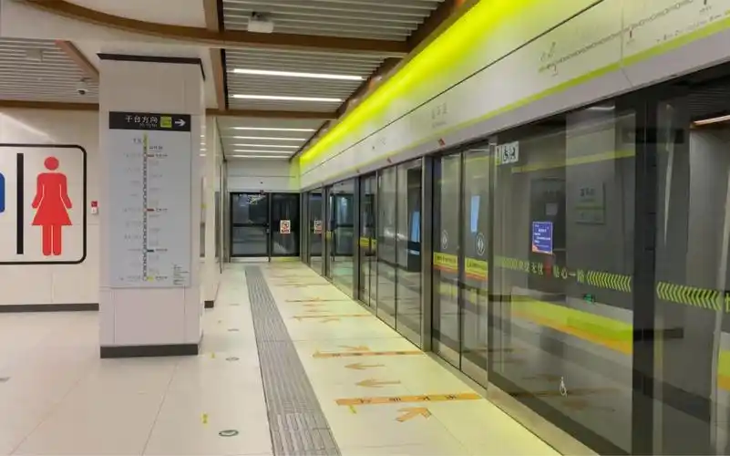 【天津地铁】10号线列车瑶环路站出站