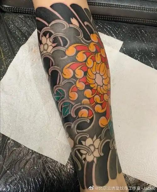 今日纹身图案分享老式传统之所以能够成为经典,不仅仅是因为它大气的