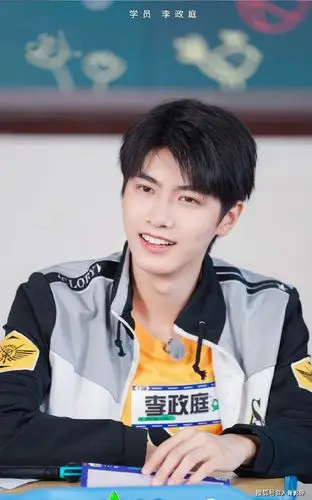 原创创造营2021新生偶像选唱初代偶像鹿晗的名曲新旧大比拼