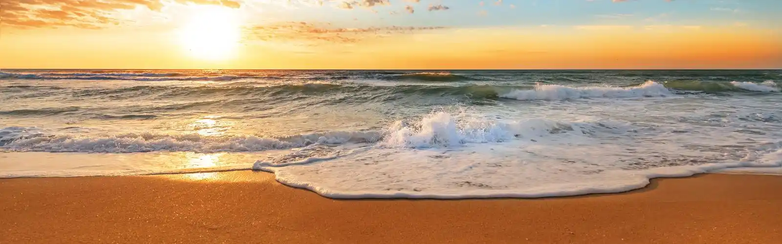 美丽的夕阳海滩,海岸,海,海浪,沙滩,阳光 桌布 - 3840x1200 双屏全景