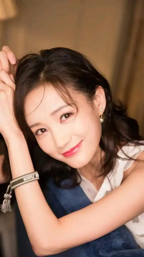 笑容甜美李一桐图集