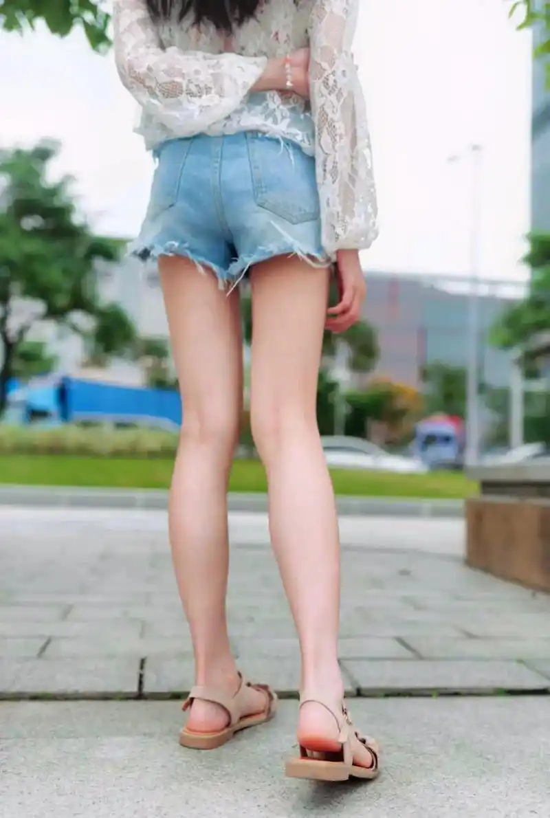 不是夏日限定,是来日方长.#无处安放的小jio #女生的脚  - 抖音