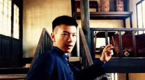 杜鹃红了杀青曝剧照黄浚良饰大反派剧情介绍