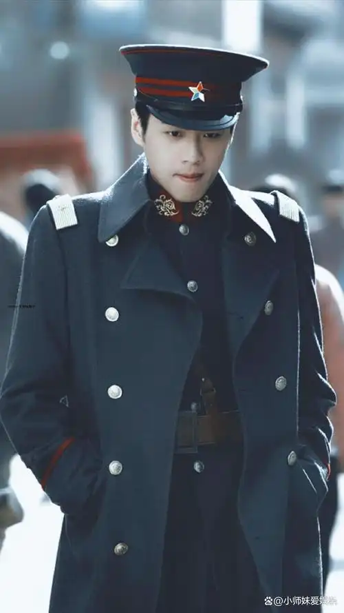 男明星民国军装造型合集,陈伟霆冷峻,任嘉伦撩人,你最pick谁?