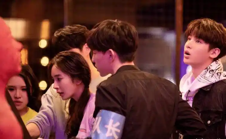 原创密逃2将录杨幂魏大勋仅1人回归迎来宝藏男孩跟杨幂好友