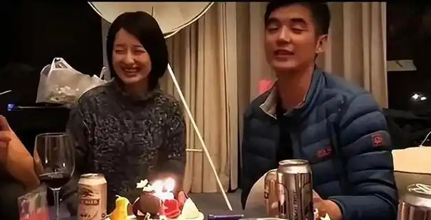 金世佳隐婚生子?还有他和李沁的"恋情",这是怎么回事?