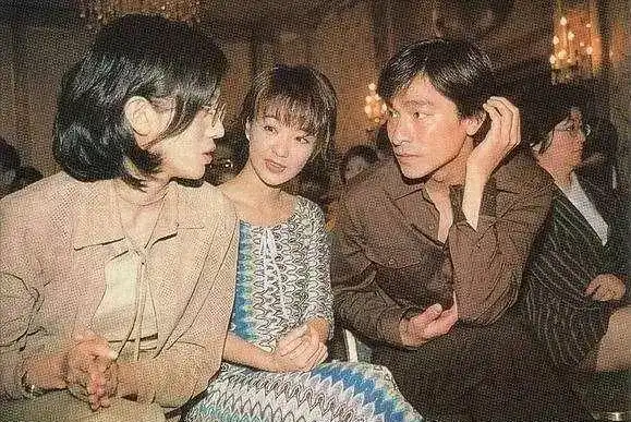 梅艳芳,陈慧娴,刘德华结果这两首歌都入围了十大中文金曲奖,随后就