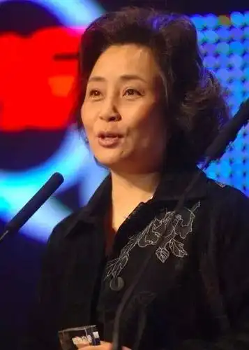 61岁庞敏近照35岁一戏成名当红时转型嫁军人恩爱多年无绯闻