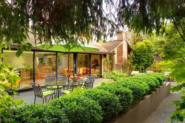 100平米私家花园实景图案例3套,别墅100平花园设计实景图