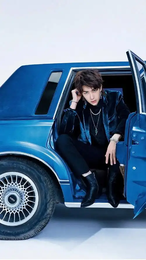 有王一博的高清无水印壁纸吗