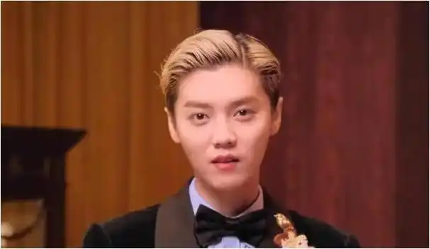 鹿晗风光不再粉丝纷纷撤离时代抛弃你时连声再见都吝啬