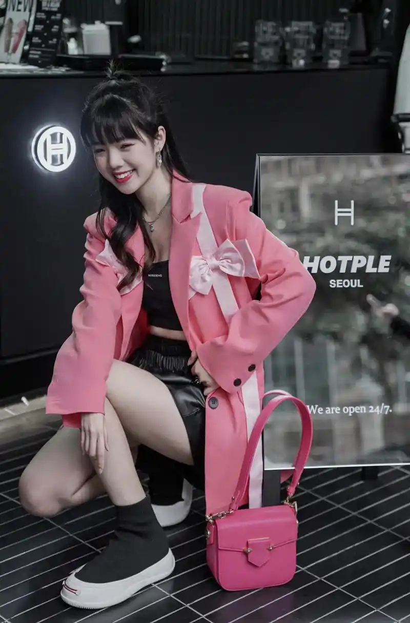 装一点粉色 放进春天里黑粉 - 抖音