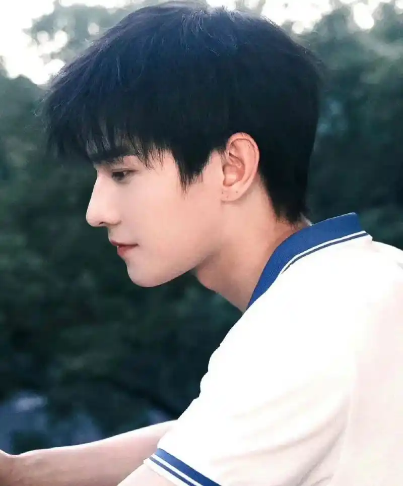 张翰工作室最近一直在招人,他前段时间被网友骂得快怀疑人生,气没