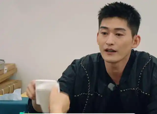 宋丹丹逼迫张翰太尴尬被指乱带节奏好在这档综艺节目有他圆场