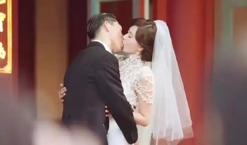 组图:林志玲发文纪念结婚三周年 晒出婚礼片段唯美浪漫