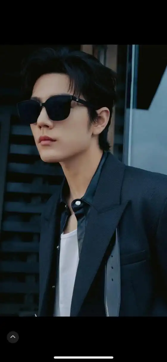 看到新鲜的肖战来啦!