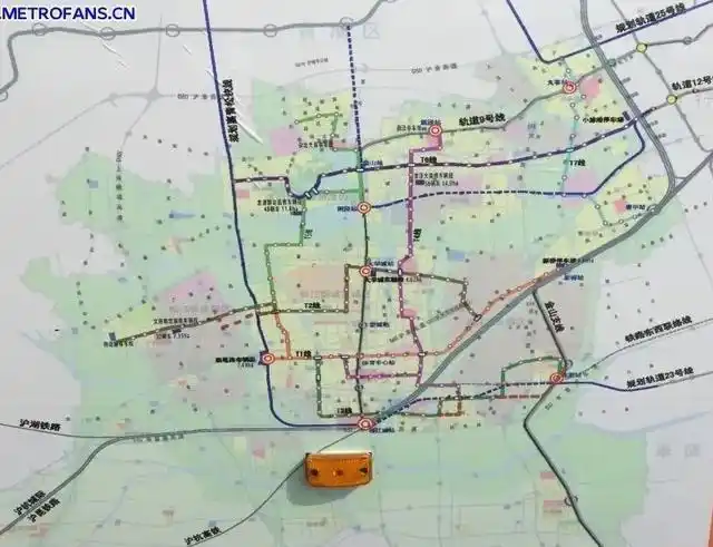 据悉,未来松江南站枢纽将形成集国铁,城际,普速,地铁,公交车,出租车