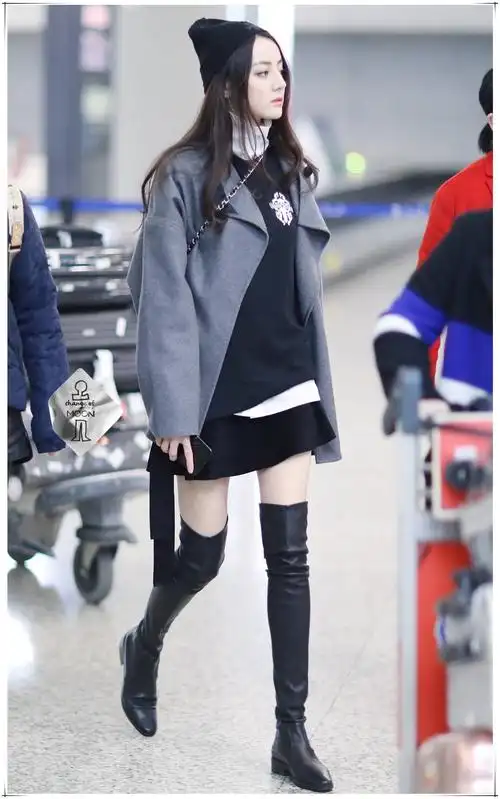 女星的"过膝长靴",热巴穿出了女王范,而杨幂穿出了公主范!