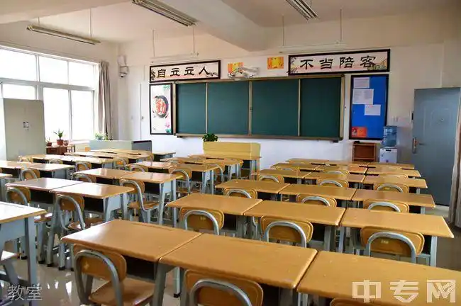 昆明市第三中学空港实验学校教室