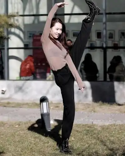 央视90后女主播王音棋