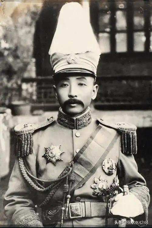 年张作霖戎装像伍拾圆金币张像五十圆金币铸造于北洋政府军阀混战时期