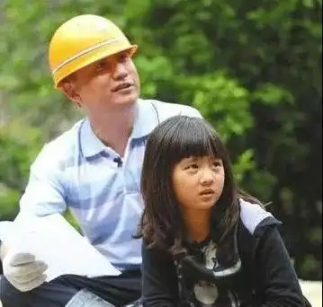 黄磊女儿因爱美被骂我染发涂口红打耳洞但我是好孩子