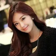 中分气质女生头像图片气质中分发型的气质女生