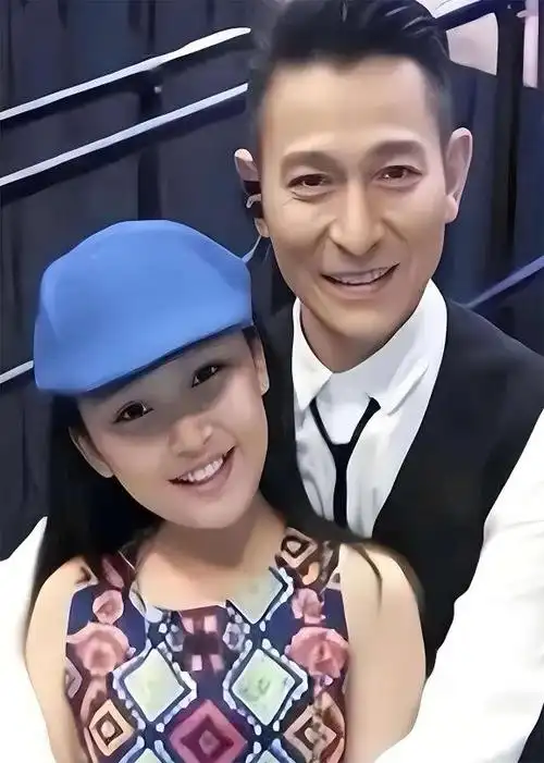 刘德华女儿高调亮相,太漂亮了!怕是娱乐圈颜值最高的星二代